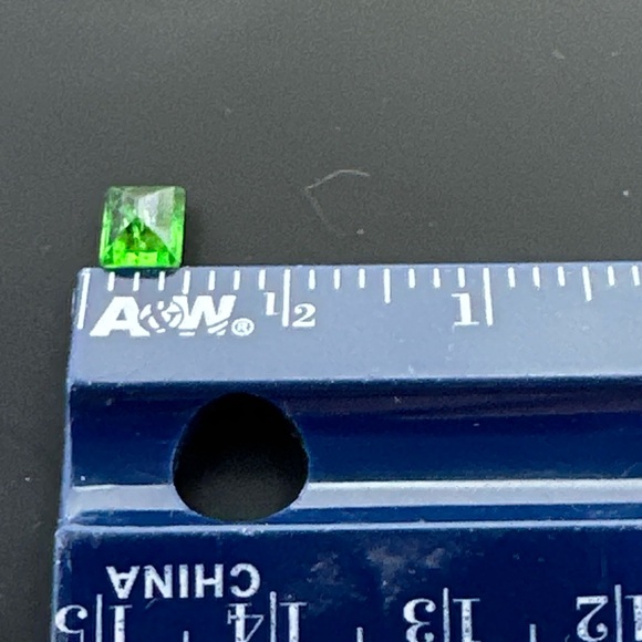 VIVID GREEN 1.23 CT NATURAL TOP QUALITY TSAVORITE GARNET - Picture 7 of 17